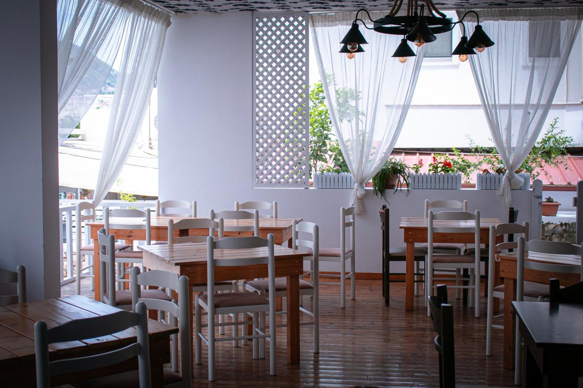 Hotel Fron Sarandë 外观 照片