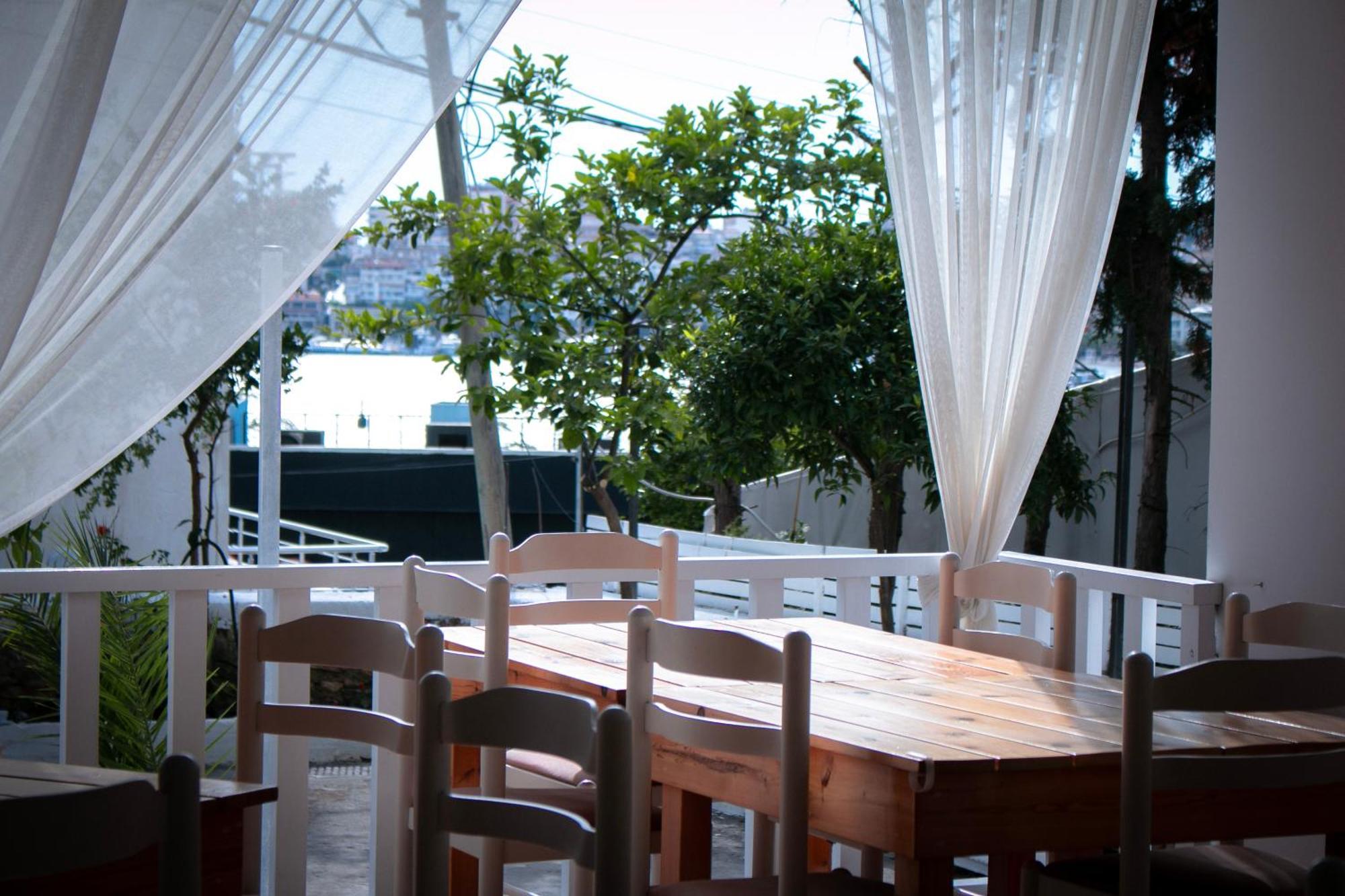 Hotel Fron Sarandë 外观 照片