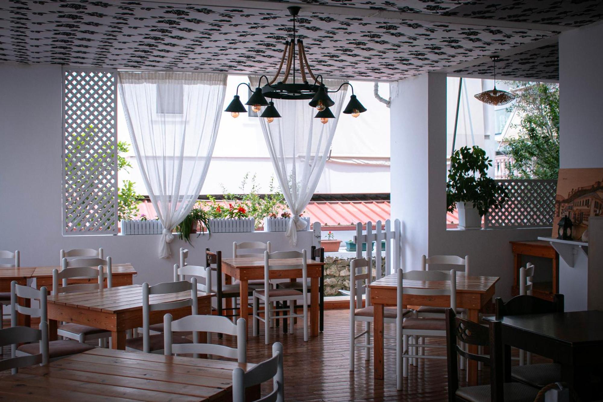 Hotel Fron Sarandë 外观 照片