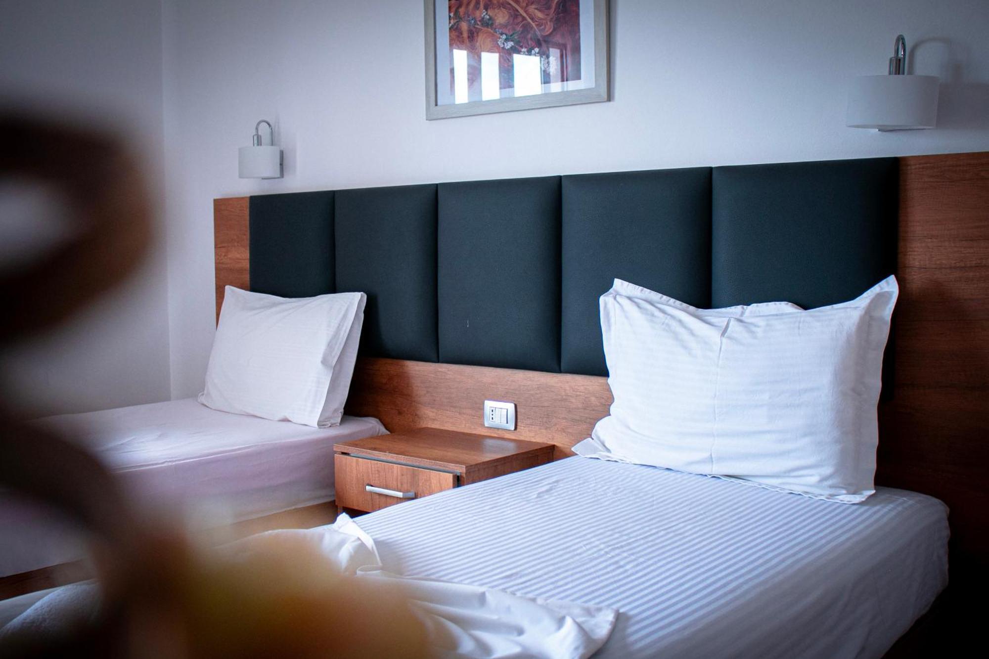 Hotel Fron Sarandë 外观 照片