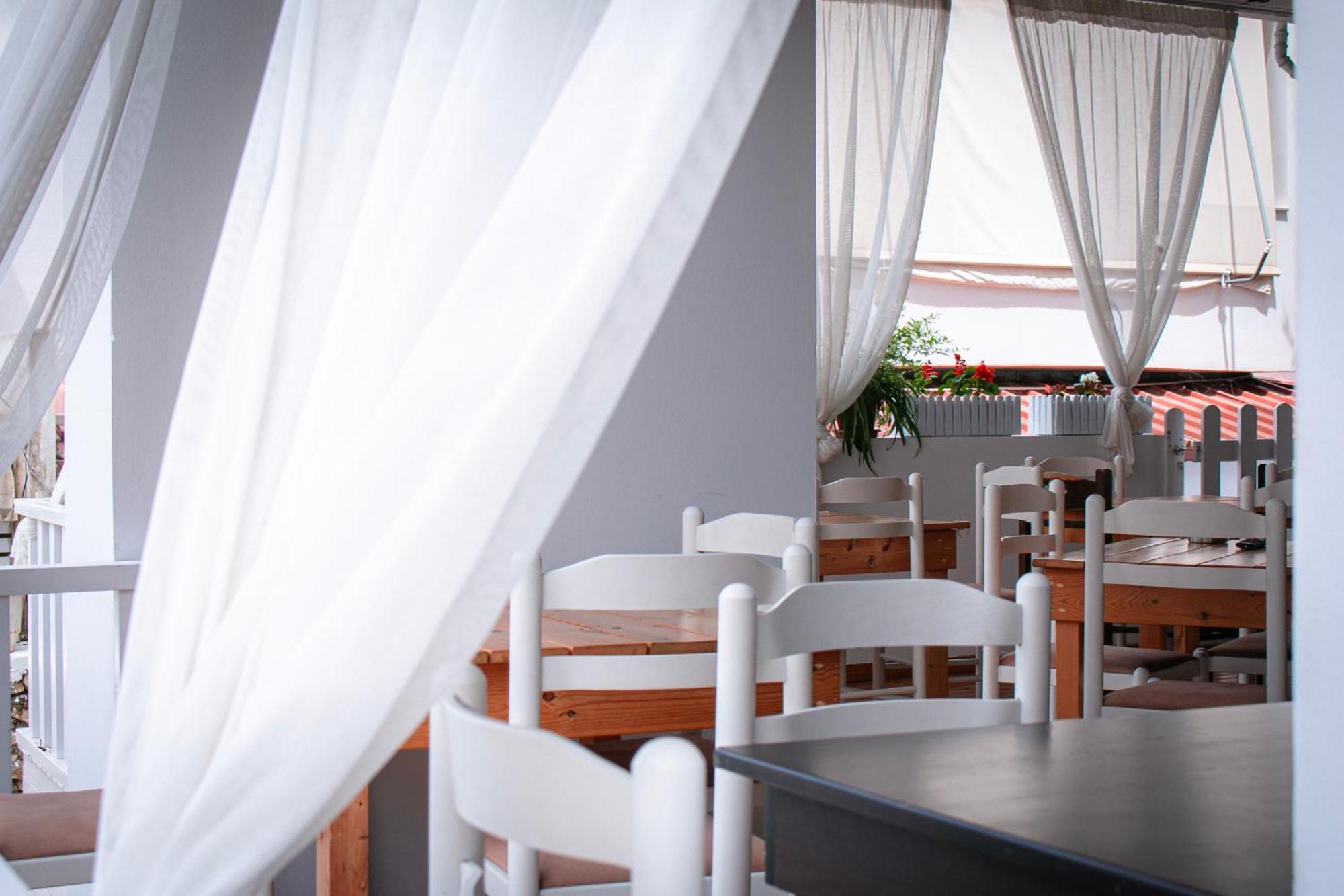 Hotel Fron Sarandë 外观 照片