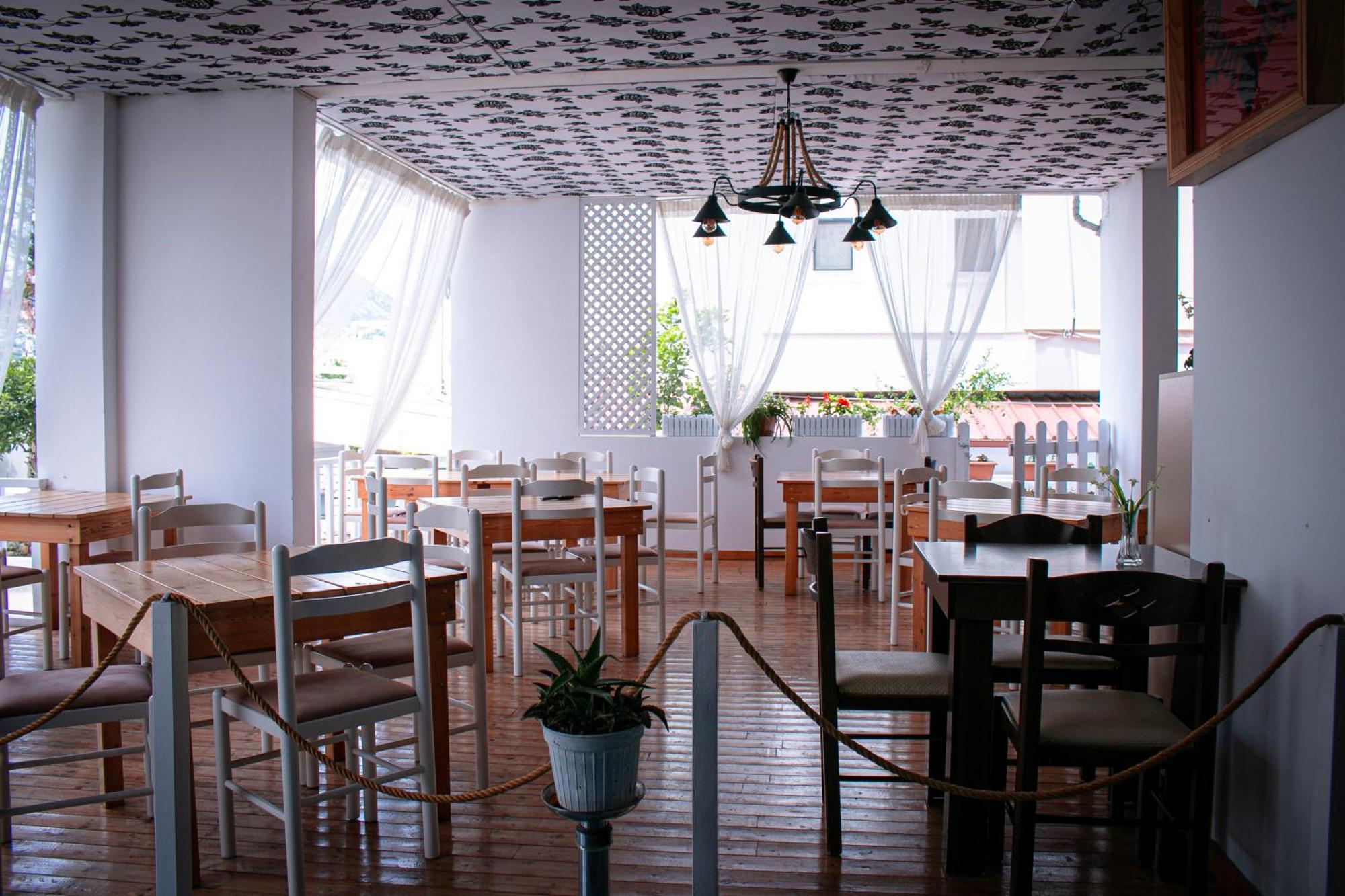 Hotel Fron Sarandë 外观 照片