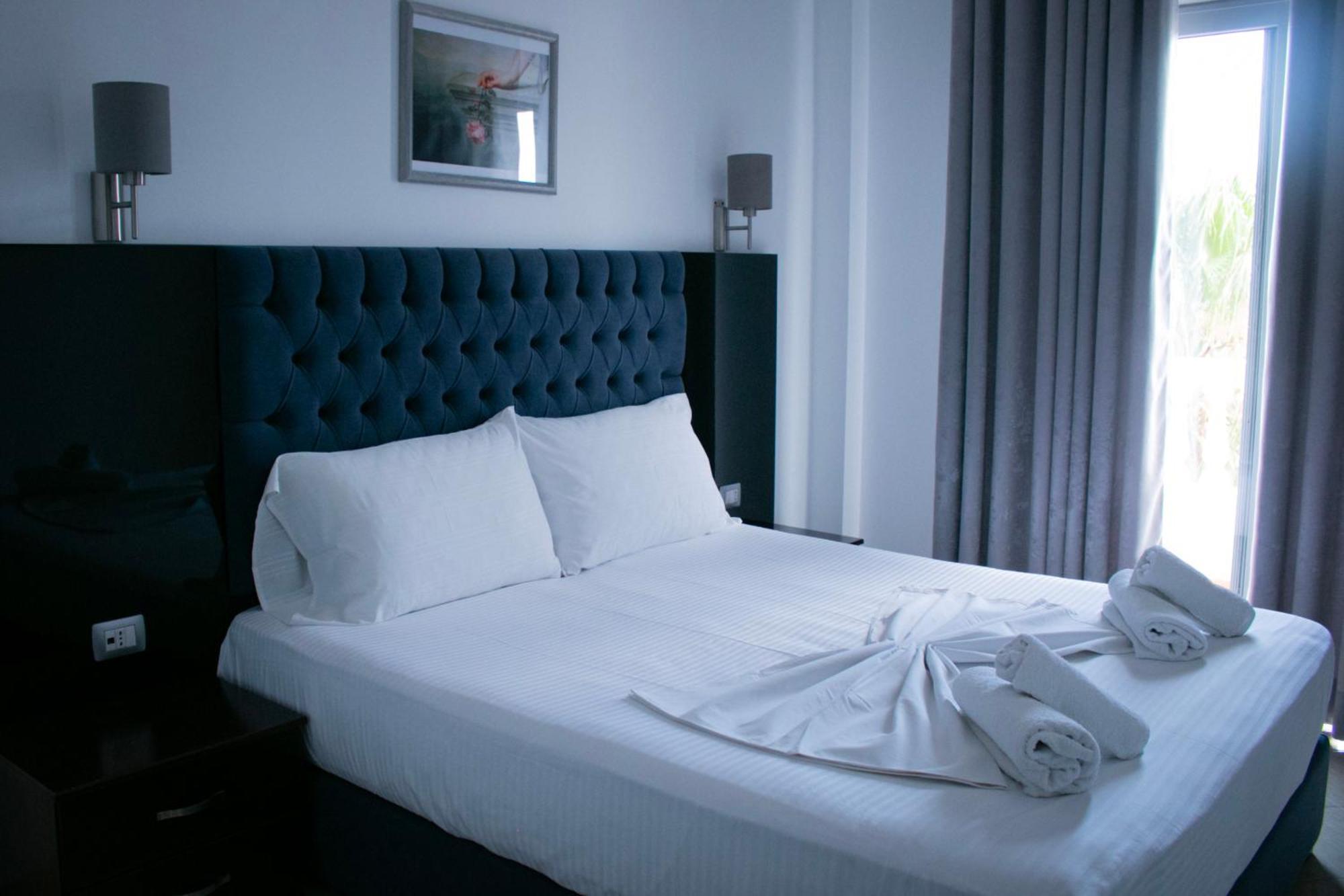 Hotel Fron Sarandë 外观 照片