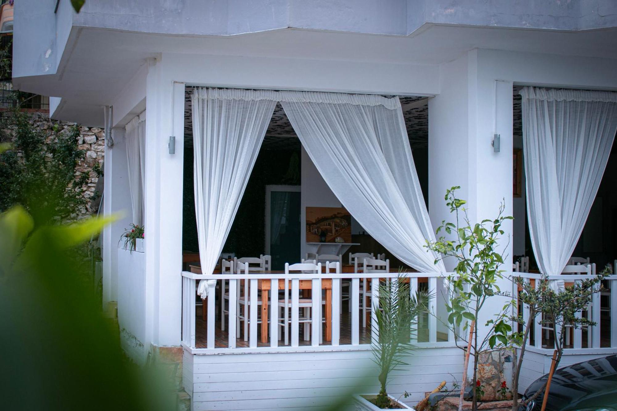 Hotel Fron Sarandë 外观 照片