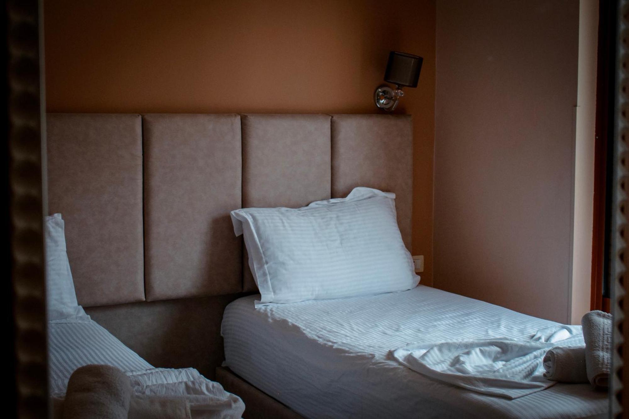 Hotel Fron Sarandë 外观 照片