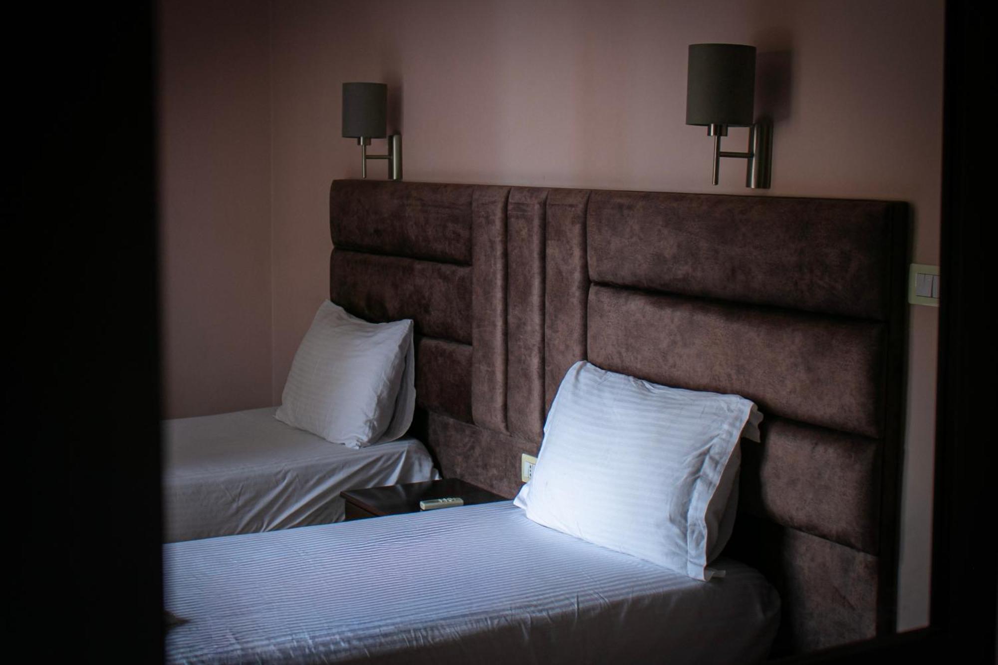Hotel Fron Sarandë 外观 照片