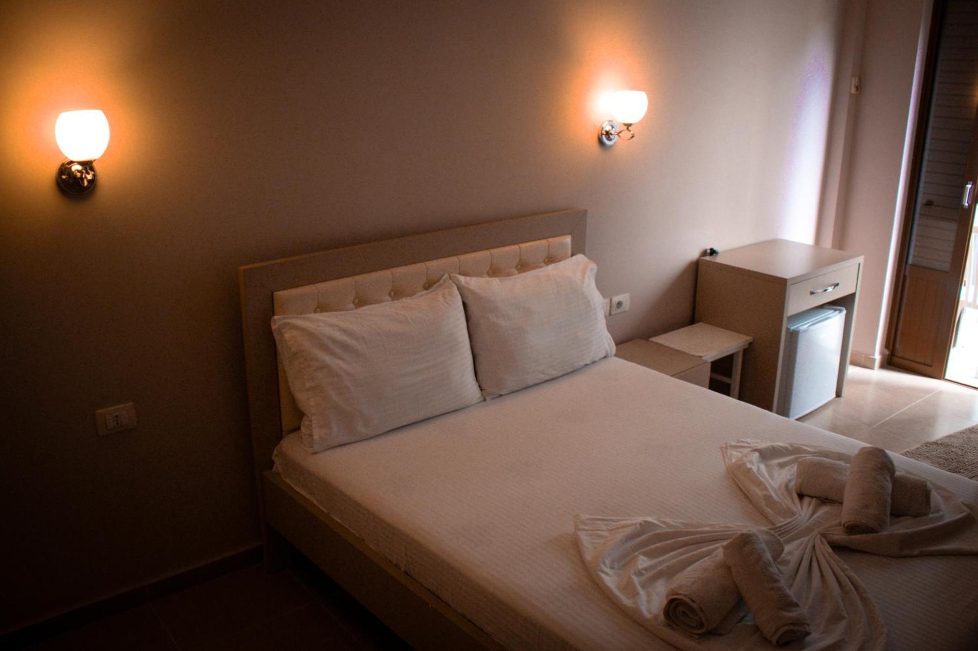 Hotel Fron Sarandë 外观 照片