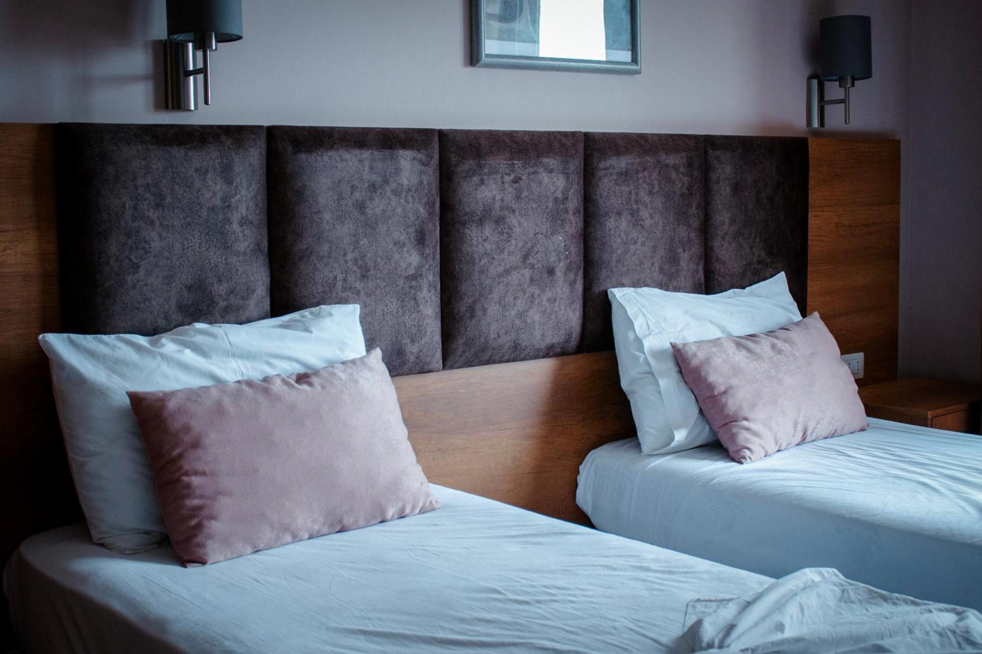 Hotel Fron Sarandë 外观 照片
